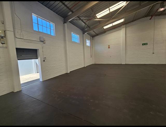 423M² WAREHOUSE TO LET IN MAITLAND